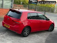 Used VW Golf VII SE 130 HP (95 kW) 2018 Red Hatchback