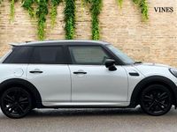 Usado Mini Cooper Hatch 134 HP (98 kW) 2024 Branco Citadino