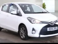 Used Toyota Yaris 99 HP (72 kW) 2015 White Hatchback