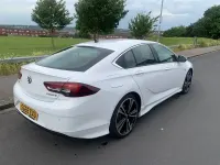 Used Vauxhall Insignia SRi 170 HP (125 kW) 2018 White Hatchback