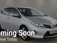 Used Toyota Auris Multidrive S 132 HP (97 kW) 2013 Silver Hatchback