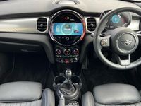 Used Mini Cooper Exclusive 136 HP (100 kW) 2022 Red Hatchback