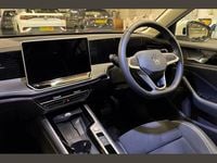 Used VW Passat Elegance 204 HP (150 kW) 2025 White Estate