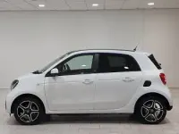Used Smart ForFour Electric Drive Premium 60 kW (82 HP) 2022 White Hatchback