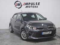 Usado Kia Rio 76 HP (55 kW) 2017 Cinzento Citadino