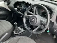 Used Toyota Aygo X 72 HP (52 kW) 2023 White SUV