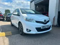 Used Toyota Yaris Edition 69 HP (50 kW) 2013 White Hatchback