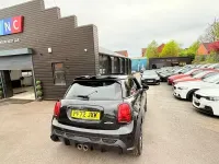 Begagnad Mini John Cooper Works Hatch 2023 Svart Halvkombi