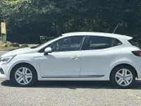 Used Renault Clio Play 72 HP (52 kW) 2020 White Hatchback