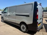 Used Vauxhall Vivaro S 95 HP (69 kW) 2020 Silver MPV