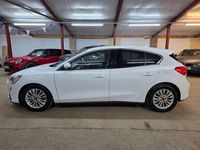 Used Ford Focus Titanium 120 HP (88 kW) 2018 White Hatchback