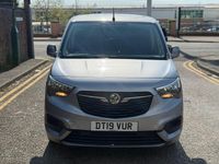 Używany Vauxhall Combo Sportive 100 KM (73 kW) 2019 Szary Minivan