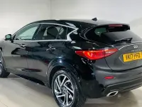 Used Infiniti Q30 Premium 122 HP (89 kW) 2017 Black Hatchback
