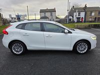 Used Volvo V40 Momentum 2018 White Hatchback