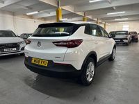 Second-hand Vauxhall Grandland X 2018 Alb SUV