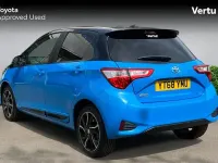 Used Toyota Yaris 111 HP (81 kW) 2017 Blue Hatchback