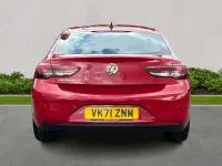 Begagnad Vauxhall Insignia Edition 122 HK (89 kW) 2022 Röd Halvkombi