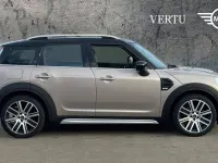 Usado Mini Cooper Countryman Exclusive 134 CV (98 kW) 2022 Gris SUV