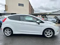 Used Ford Fiesta Zetec 2010 White Hatchback