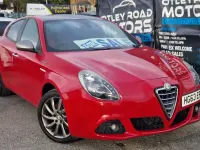 Begagnad Alfa Romeo Giulietta 105 HK (77 kW) 2014 Röd Halvkombi
