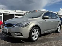 Used Kia Ceed 126 HP (92 kW) 2010 Silver Hatchback