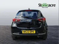 Usado Mazda 2 Inclusive 88 CV (64 kW) 2022 Negro Utilitario