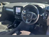 Usado Volvo XC40 Plus 194 HP (142 kW) 2025 Preto SUV