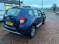 Used Dacia Duster Lauréate 110 HP (80 kW) 2016 Blue Hatchback