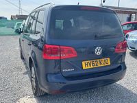Usado VW Touran SE 105 HP (77 kW) 2012 Azul Monovolume