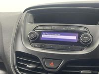 Used Vauxhall Viva 75 HP (55 kW) 2016 White Hatchback