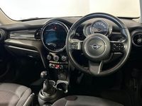 Begagnad Mini Cooper Classic 134 HK (98 kW) 2022 Grå Halvkombi