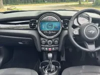 Usado Mini Cooper Classic 134 HP (98 kW) 2022 Verde Citadino