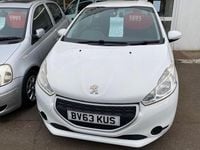 Used Peugeot 208 Access 82 HP (60 kW) 2013 White Hatchback