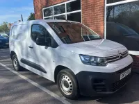 Second-hand Citroën Berlingo 100 CP (73 kW) 2022 Alb Monovolum