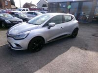 Used Renault Clio IV Dynamique 90 HP (66 kW) 2018 Silver Hatchback