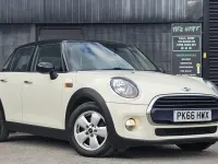 Usado Mini Cooper Hatch 136 HP (100 kW) 2016 Branco Citadino