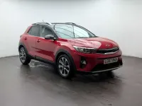 Używany Kia Stonic First Edition 108 KM (79 kW) 2017 Czerwony SUV