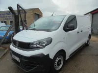 Used Vauxhall Vivaro 120 HP (88 kW) 2024 White MPV