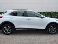 Usado Kia XCeed 114 HP (83 kW) 2025 Branco SUV