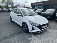 Used Hyundai i20 Premium 100 HP (73 kW) 2023 White Hatchback