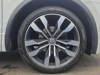 Usado VW Tiguan R-line 150 CV (110 kW) 2020 Blanco SUV