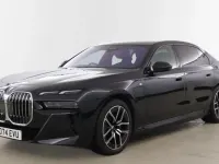 Usado BMW 750e M Sport 482 CV (354 kW) 2024 Negro Berlina