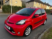 Używany Toyota Aygo 2014 Czerwony Hatchback