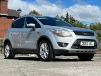Käytetty Ford Kuga Zetec 140 HP (102 kW) 2012 Hopea Katumaasturi