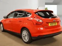 Usado Ford Focus Zetec 2014 Rojo Utilitario