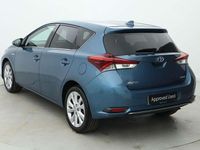 Usado Toyota Auris Hybrid 134 HP (98 kW) 2018 Azul Citadino