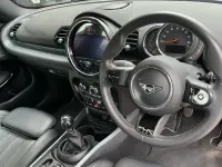 Usado Mini Cooper Clubman Exclusive 134 CV (98 kW) 2022 Plateado Familiar