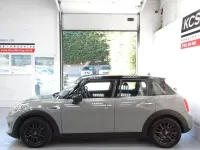Usado Mini Cooper Hatch 136 CV (100 kW) 2017 Gris Utilitario