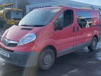 Used Vauxhall Vivaro 115 HP (84 kW) 2014 Red MPV