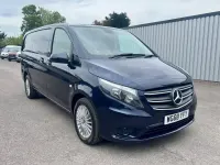 Usado Mercedes Vito Premium 140 HP (102 kW) 2019 Azul Van